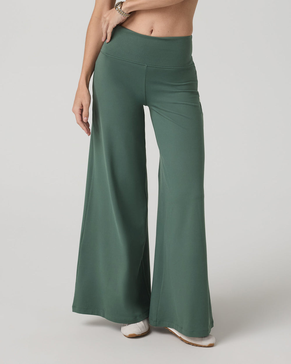 Vuori Halo Easy Wideleg Pant - Short Women's Agate Green Pants