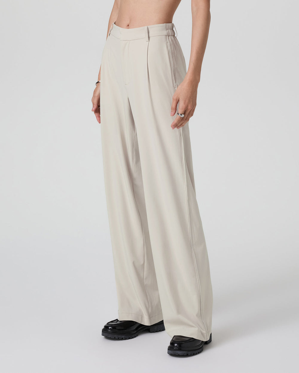 Vuori Villa Trouser-Short Mushroom Tailored Pants