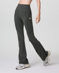 Vuori Halo Slim Flare Pant Women's Kale Pants