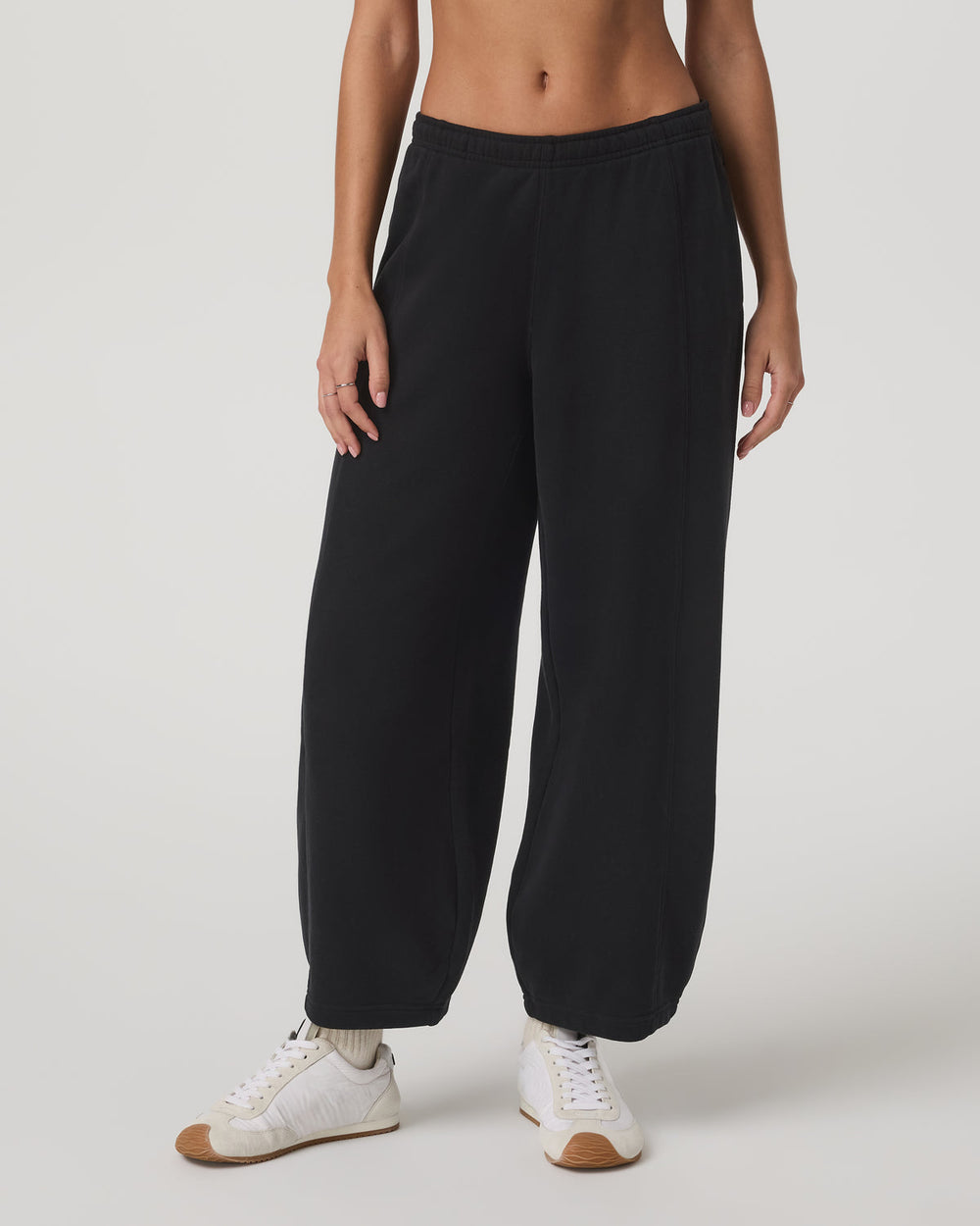 Vuori Sedona Barrel Sweatpant Women's Black Relaxed Fit Pants