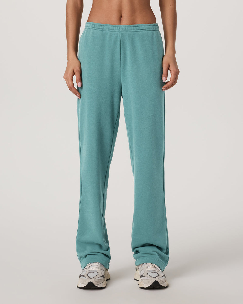 Vuori Women's Sedona Straight Leg Sweatpant - Short Bluegrass