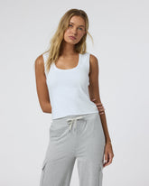Vuori Halo Essential Scoop Tank White