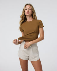Vuori Feather Baby Tee Women's Rum Fitted Tee