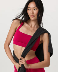 Vuori Daily Form Bra Women's Strawberry Sports Bra