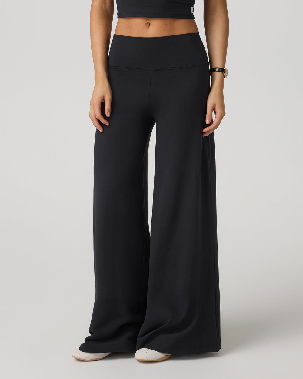 Vuori Halo Easy Wideleg Pant - Short Women's Solid Black Pants