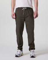 Vuori Kore Everyday Pant Lined Classic Fit 30" Dark Oregano