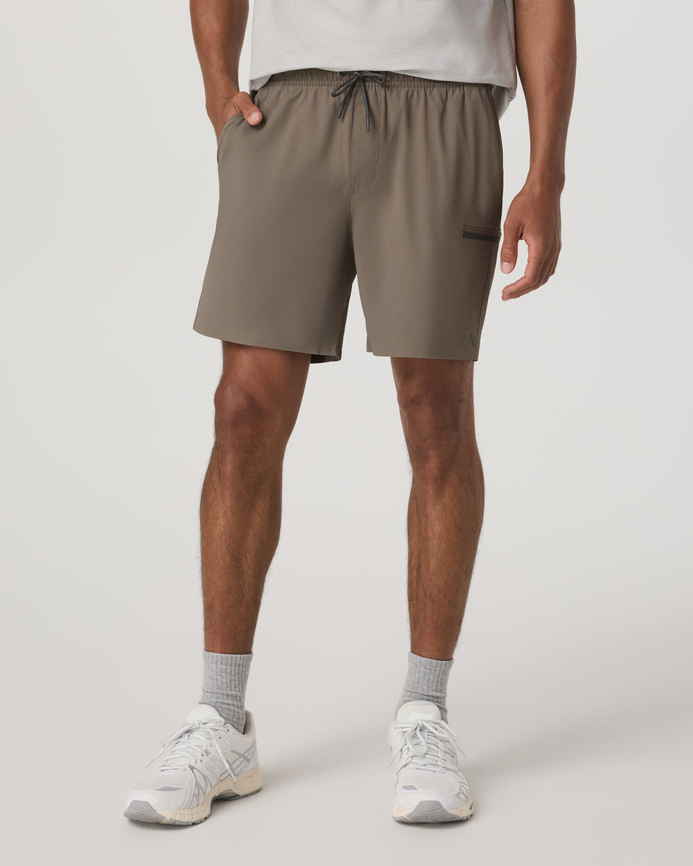 Vuori Grafton Short Unlined 7" Men's Training Shorts in Bark