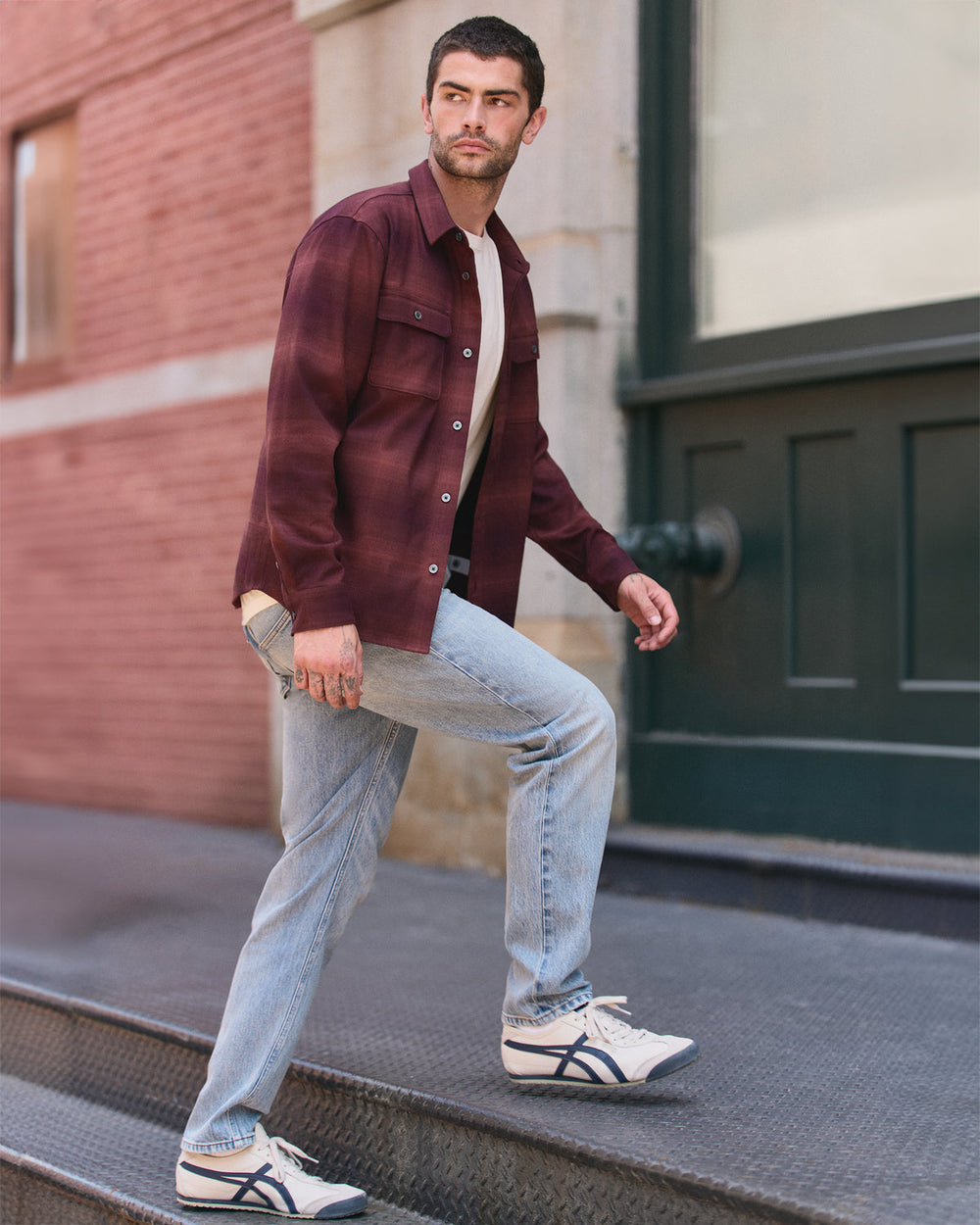 Vuori Long Sleeve Flannel Button Down Men's Raisin Shirt