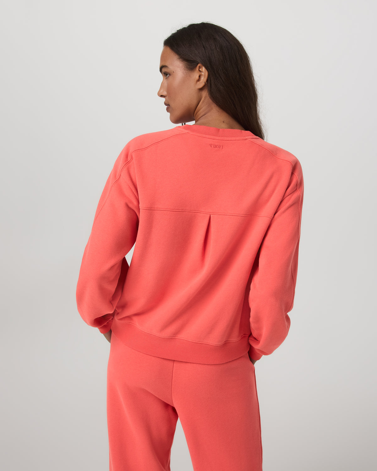 Vuori Sedona Seams Crew Women's Bright Coral Sweatshirt
