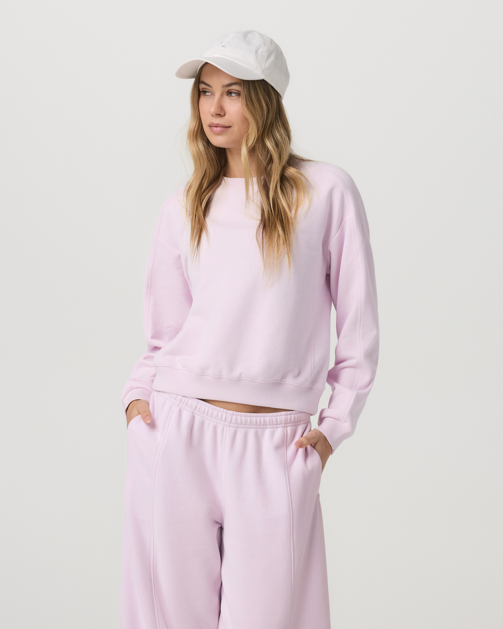 Vuori Sedona Seams Crew Women's Lilac Breeze Sweatshirt