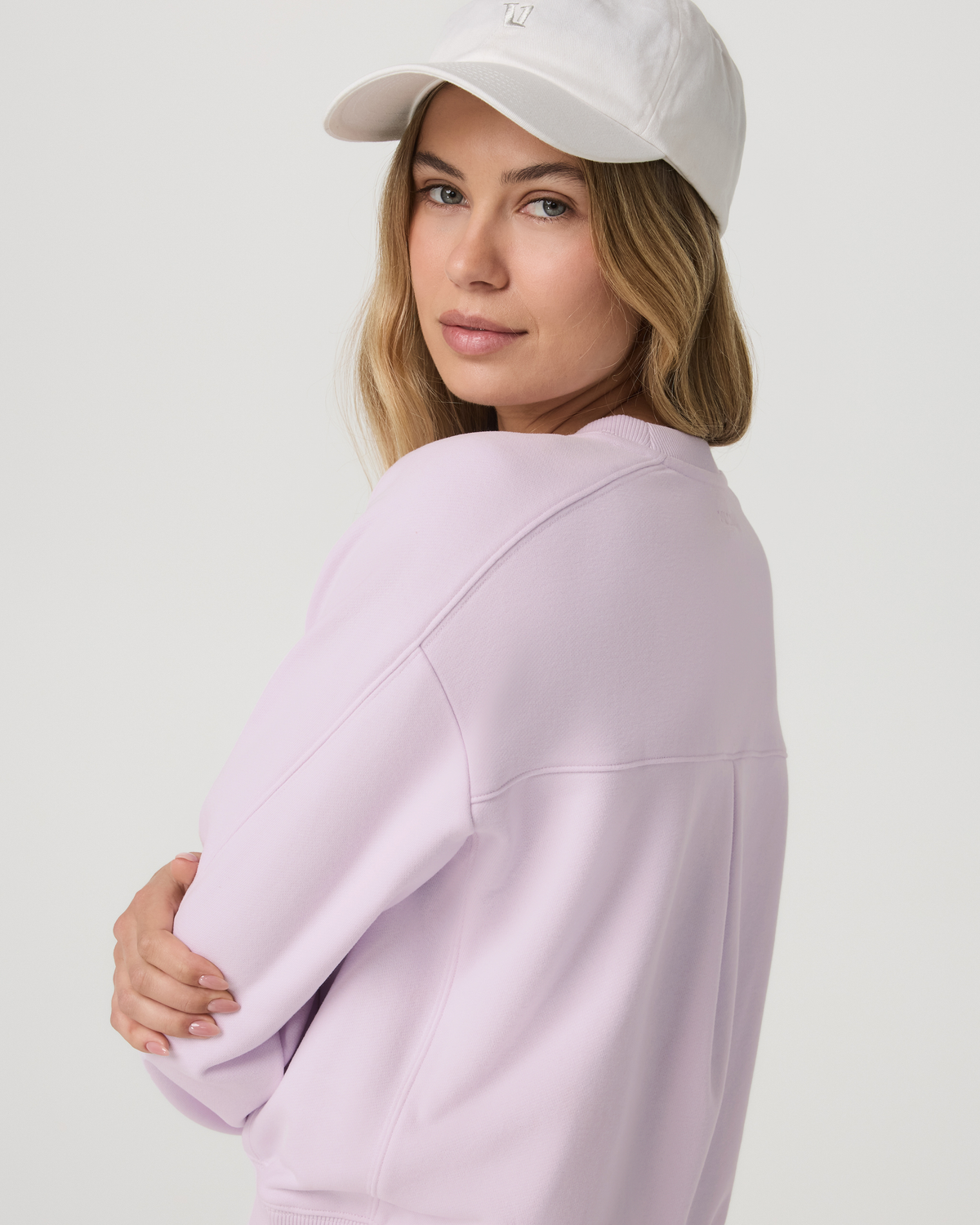 Vuori Sedona Seams Crew Women's Lilac Breeze Sweatshirt