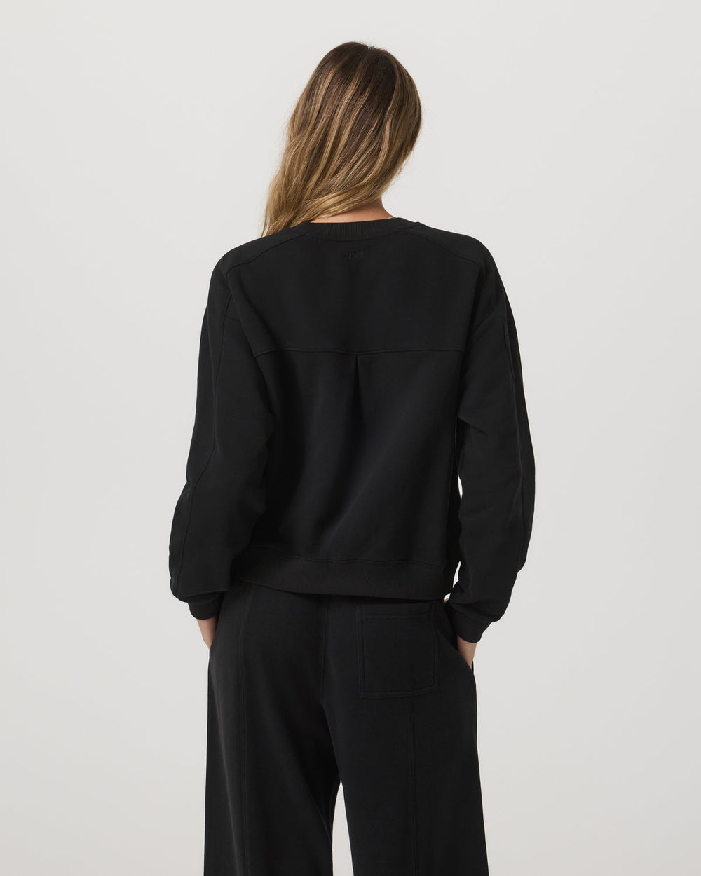 Vuori Sedona Seams Crew Women's Black Fleece Sweatshirt