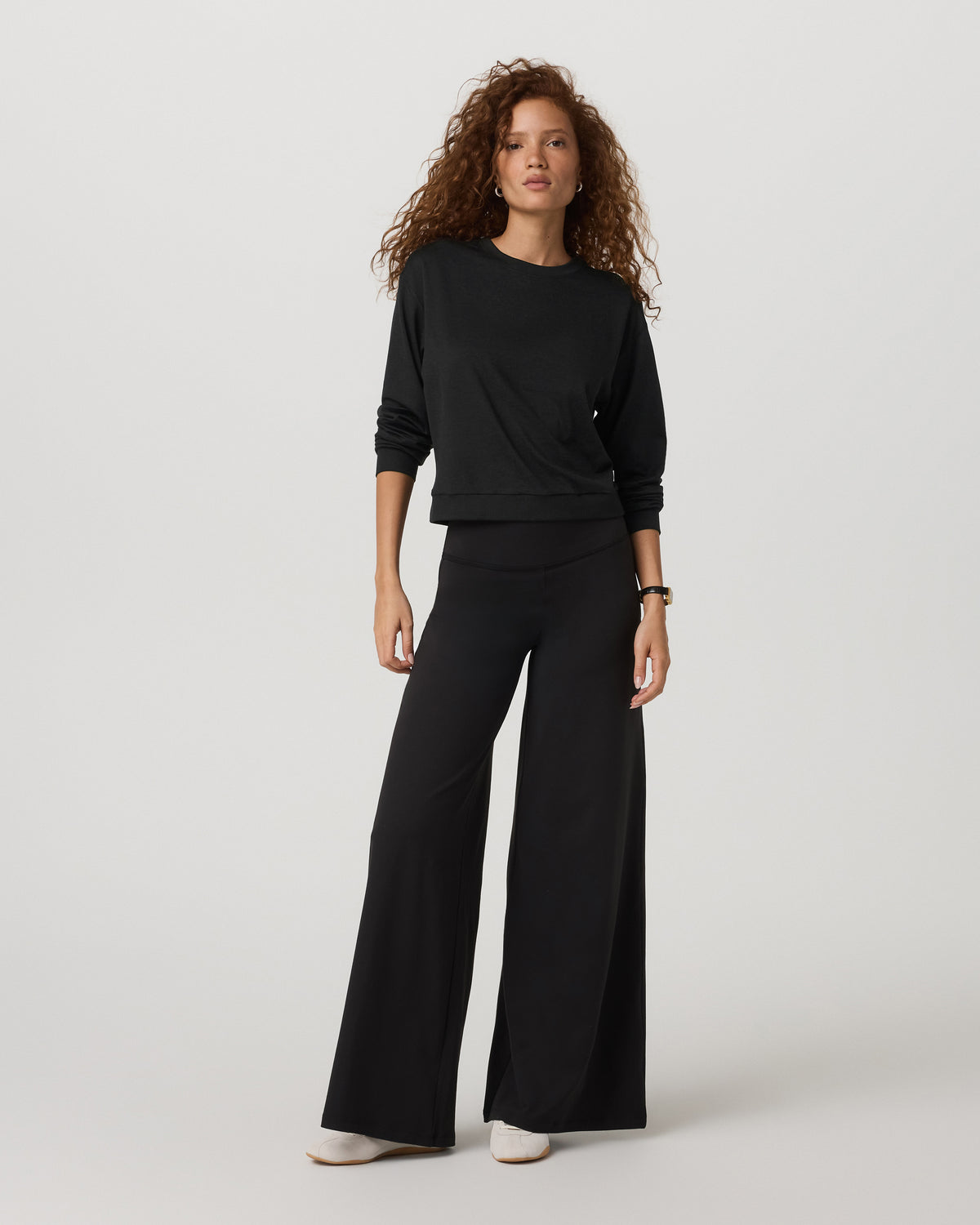 Vuori Halo Modern Crew Women's Black Heather Sweatshirt
