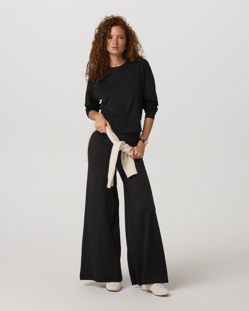 Vuori Halo Modern Crew Women's Black Heather Sweatshirt
