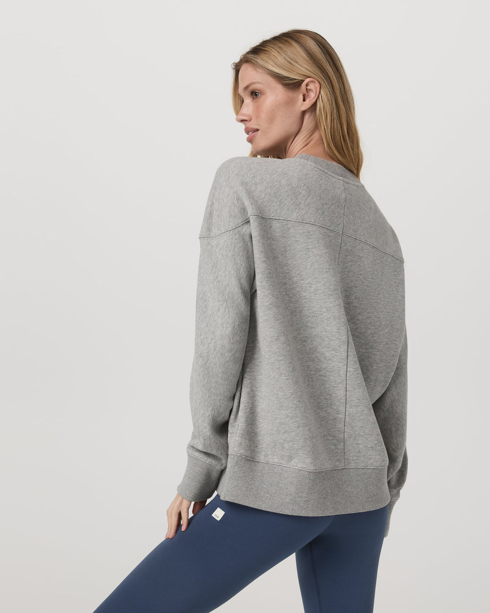 Vuori Sedona Weekender Crew Light Heather Grey Crewneck
