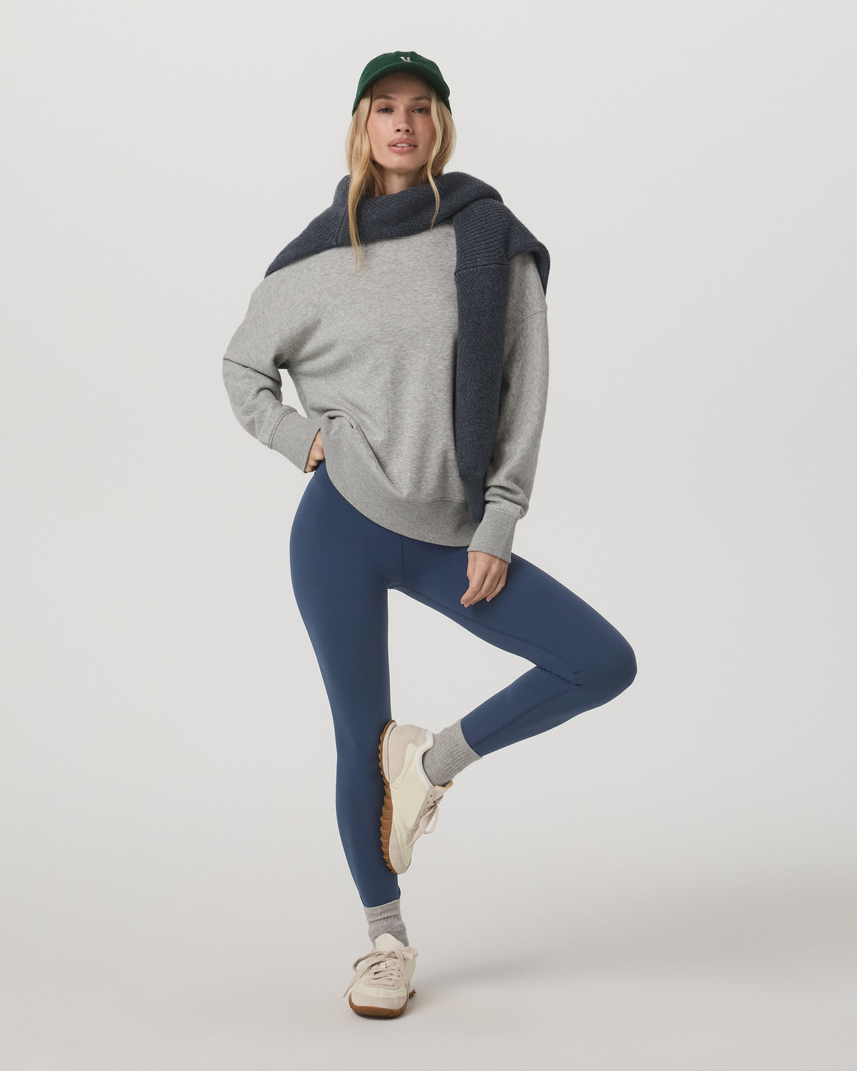 Vuori Sedona Weekender Crew Light Heather Grey Crewneck