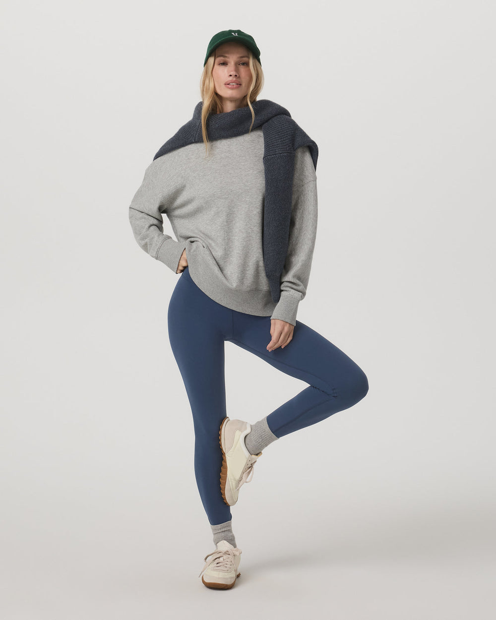 Vuori Sedona Weekender Crew Light Heather Grey Crewneck