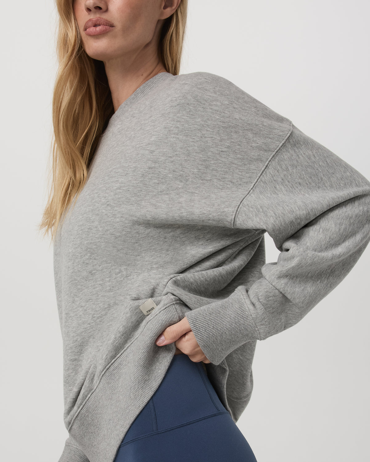 Vuori Sedona Weekender Crew Light Heather Grey Crewneck