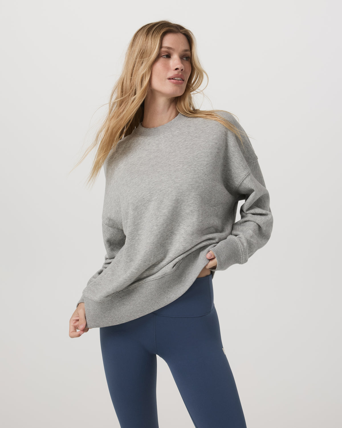 Vuori Sedona Weekender Crew Light Heather Grey Crewneck