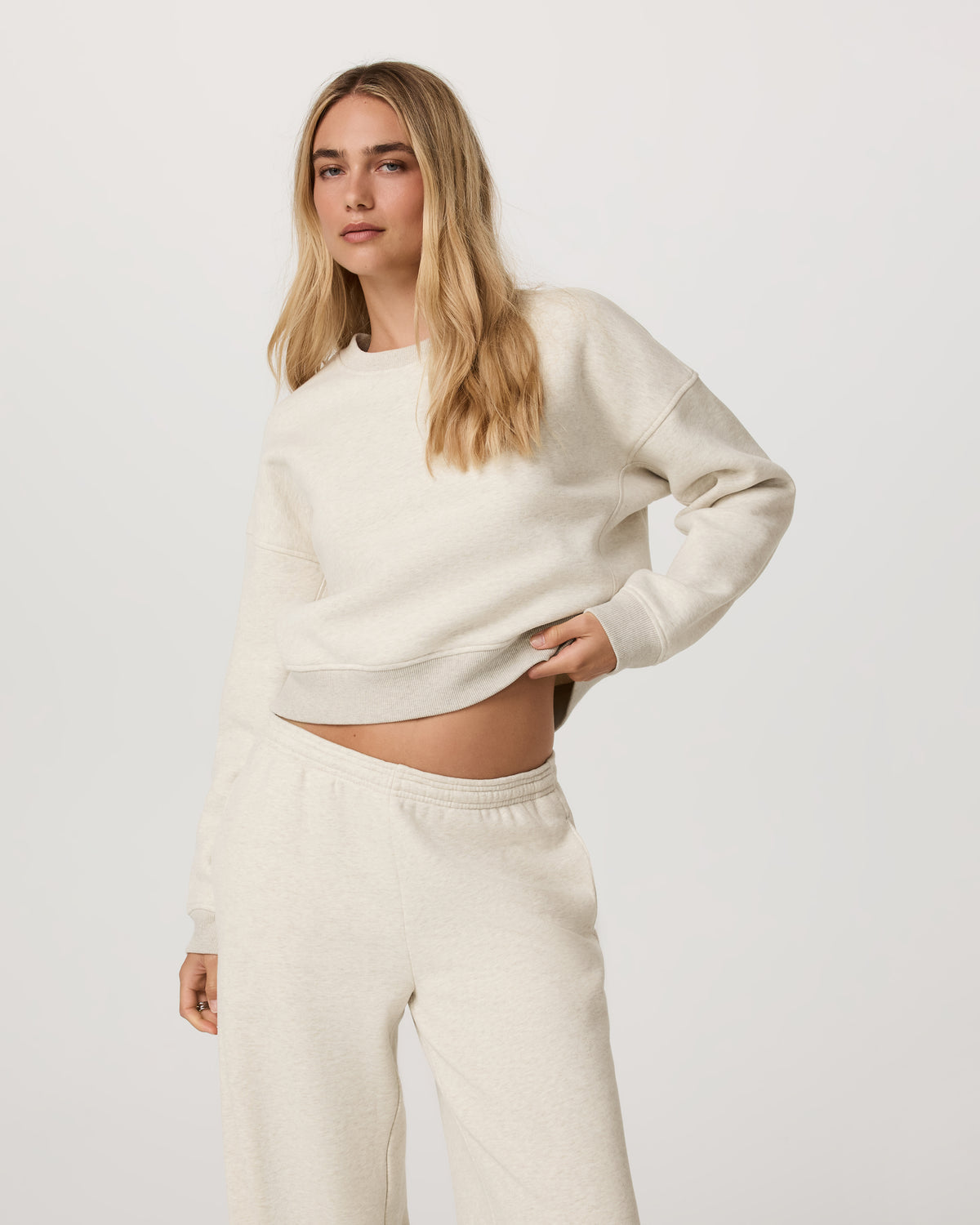 Vuori Restore Mini Crew Women's Bone Heather Crewneck