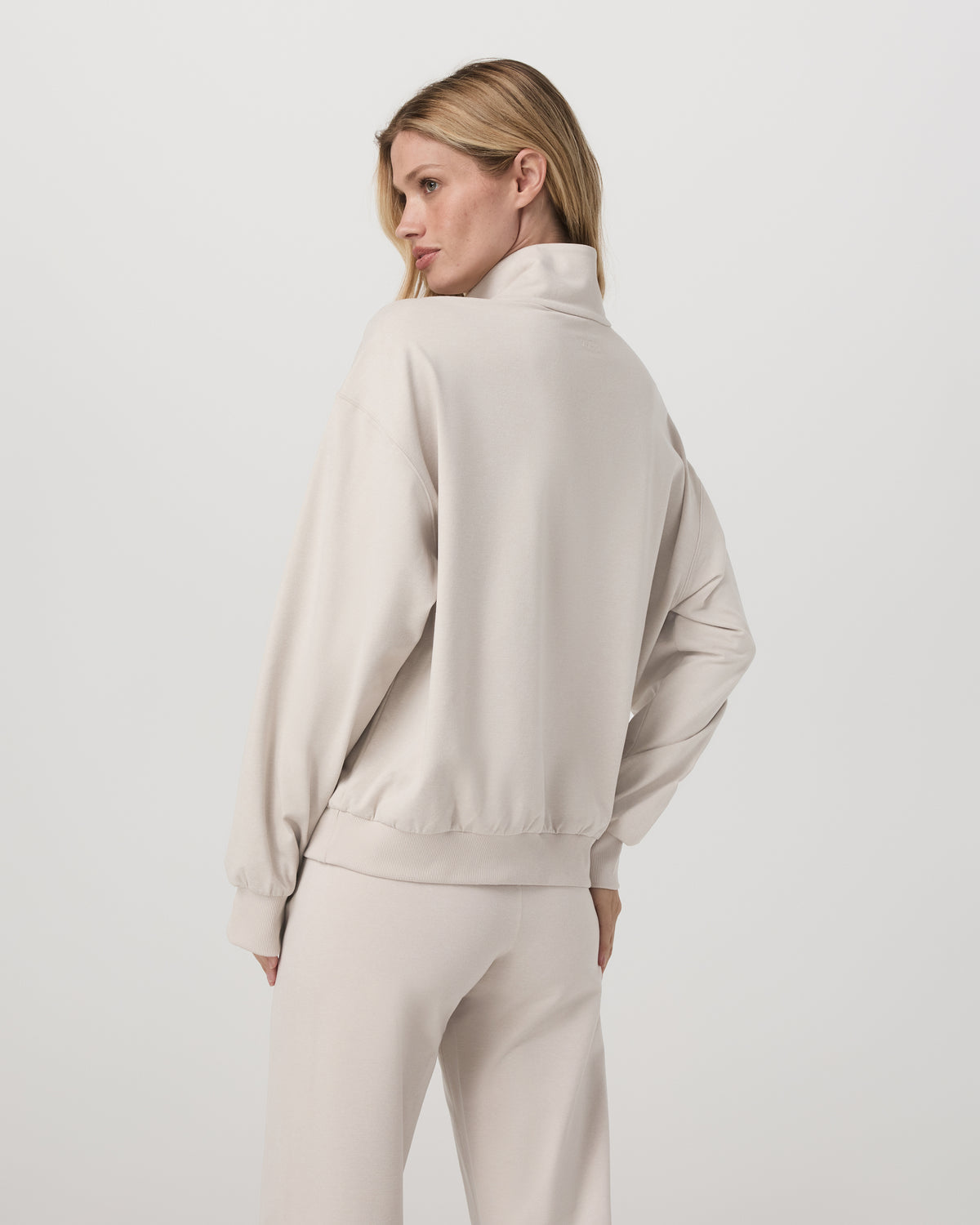 Vuori Granite Half Zip Women's Oatmeal Heather Sweatshirt