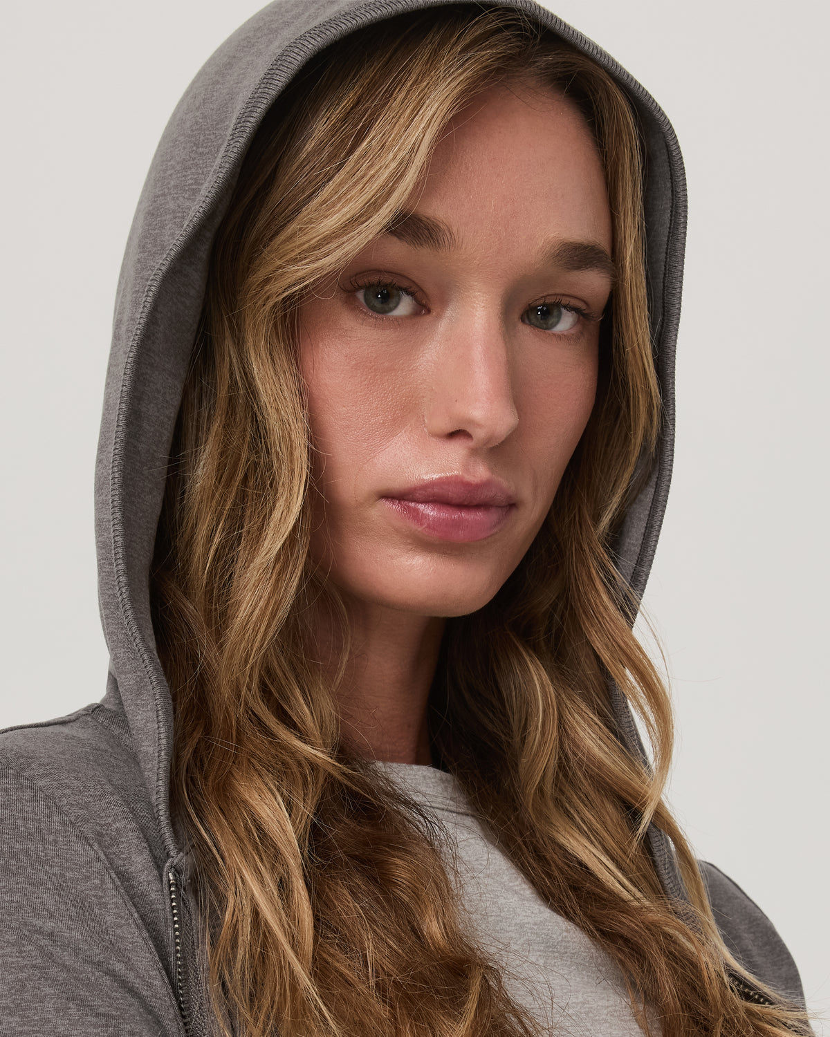 Vuori Halo Mini FZ Hoodie Women's Chia Heather Hoodie