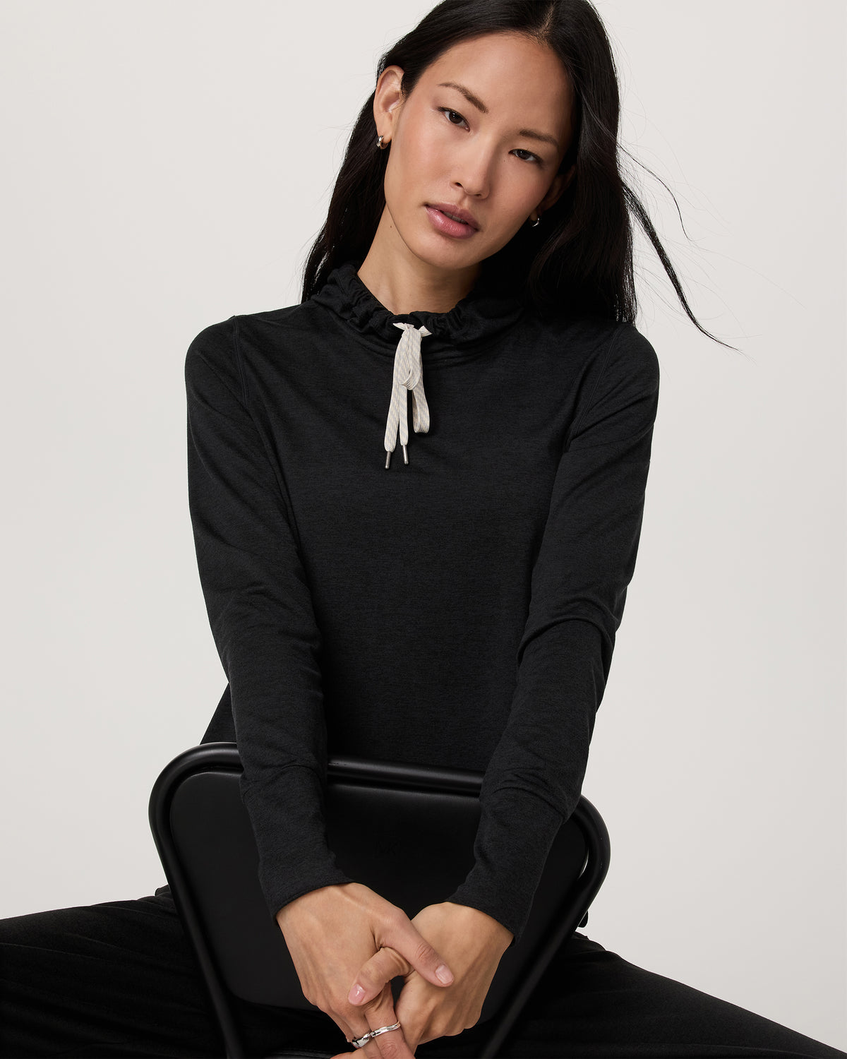 Vuori Halo Essential Hoodie Black Heather Sweatshirt