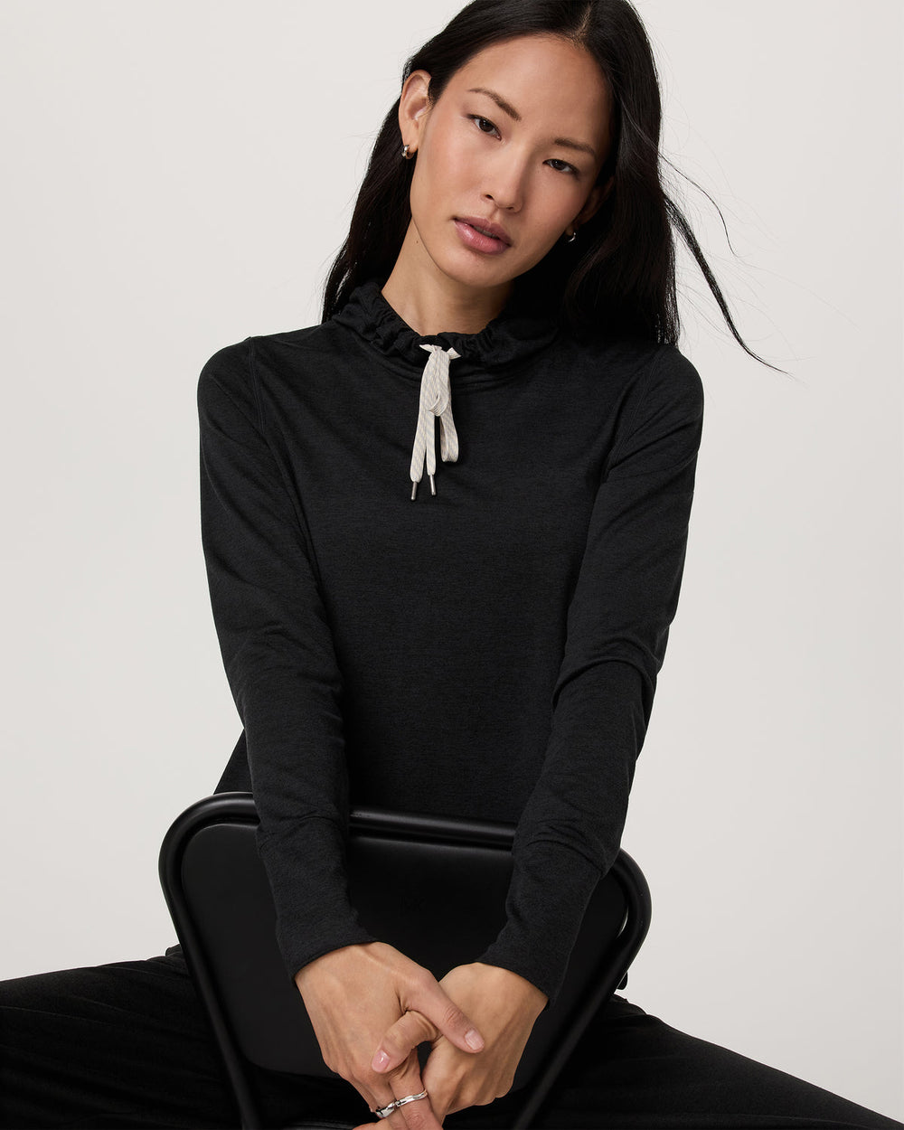 Vuori Halo Essential Hoodie Black Heather Sweatshirt