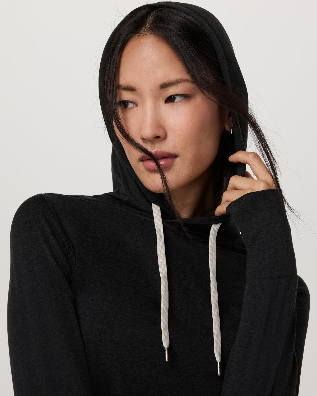 Vuori Halo Essential Hoodie Black Heather Sweatshirt