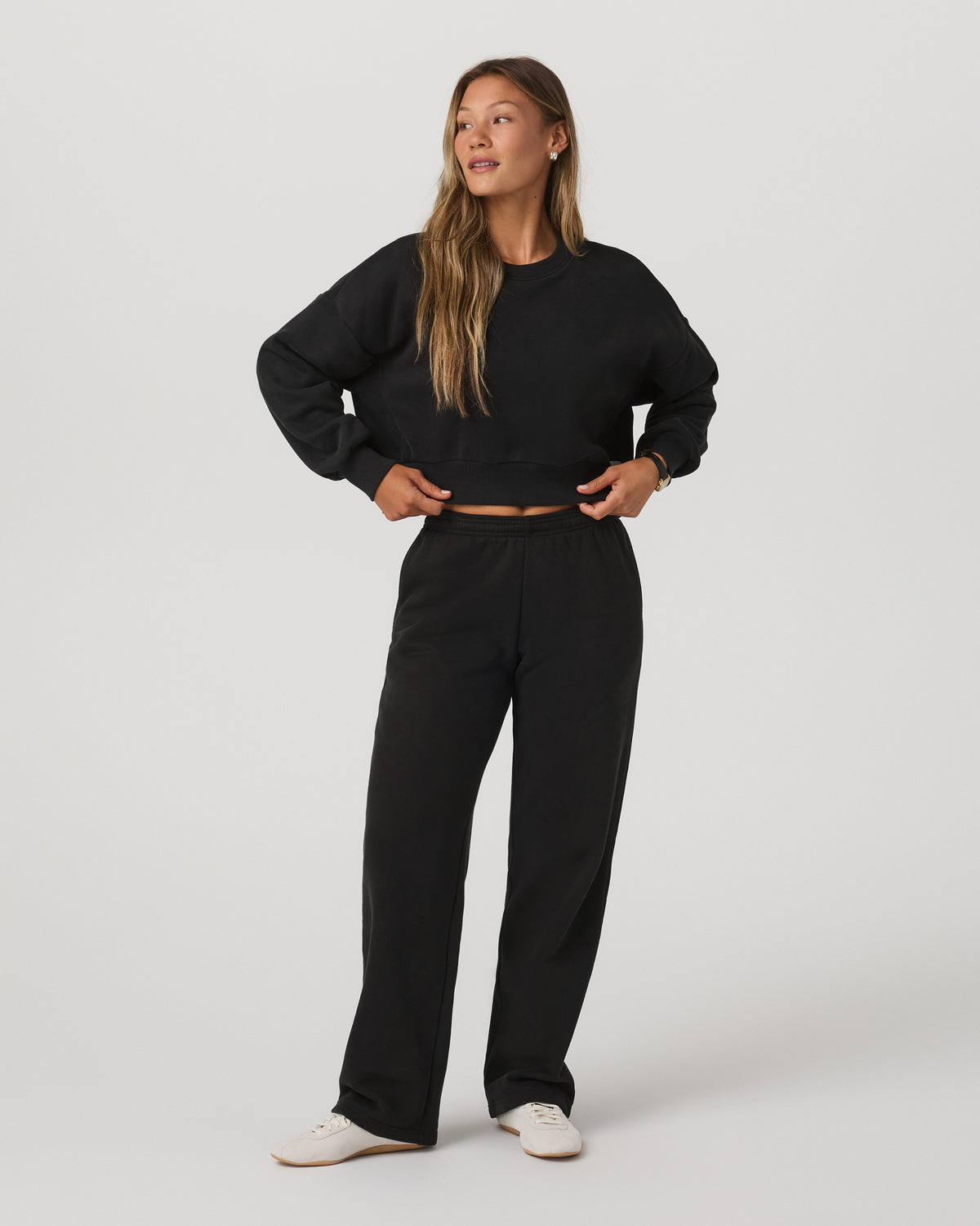 Vuori Restore Mini Crew Women's Washed Black Crewneck