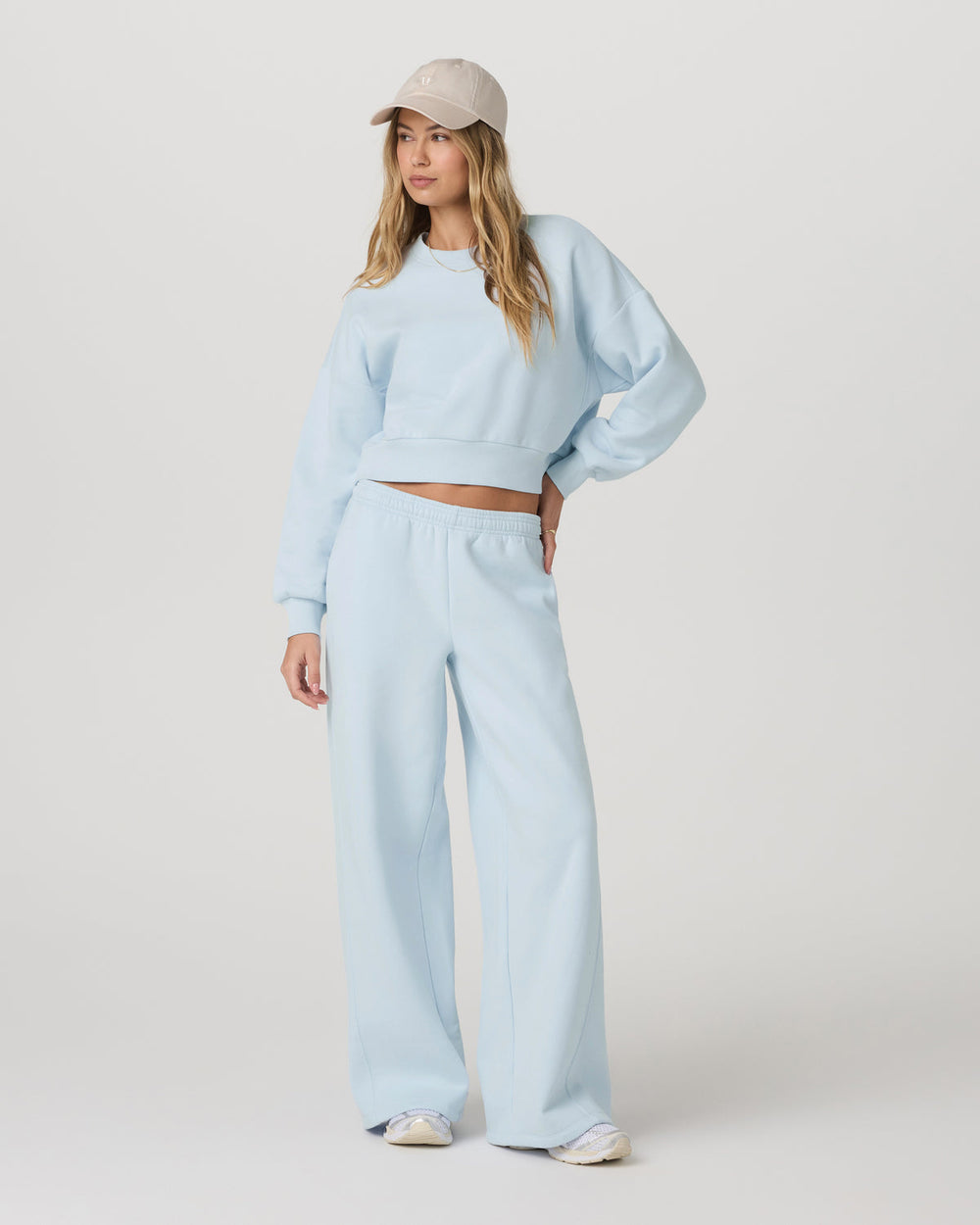 Vuori Restore Mini Crew Soft Sky