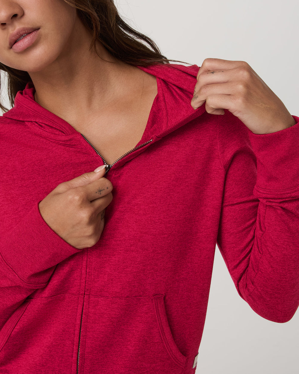 Vuori Halo Mini FZ Hoodie Women's Strawberry Heather Hoodie