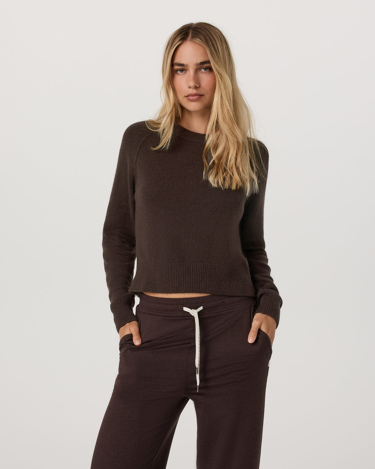 Vuori Émilie Cashmere Crew Women's Java Pullover