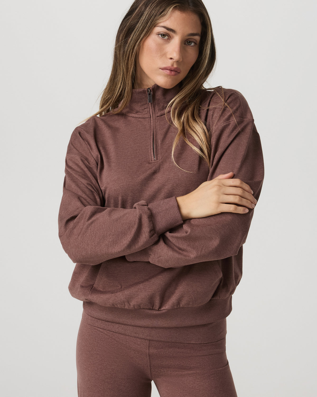 Vuori Granite Half Zip Women's Sable Heather Sweatshirt