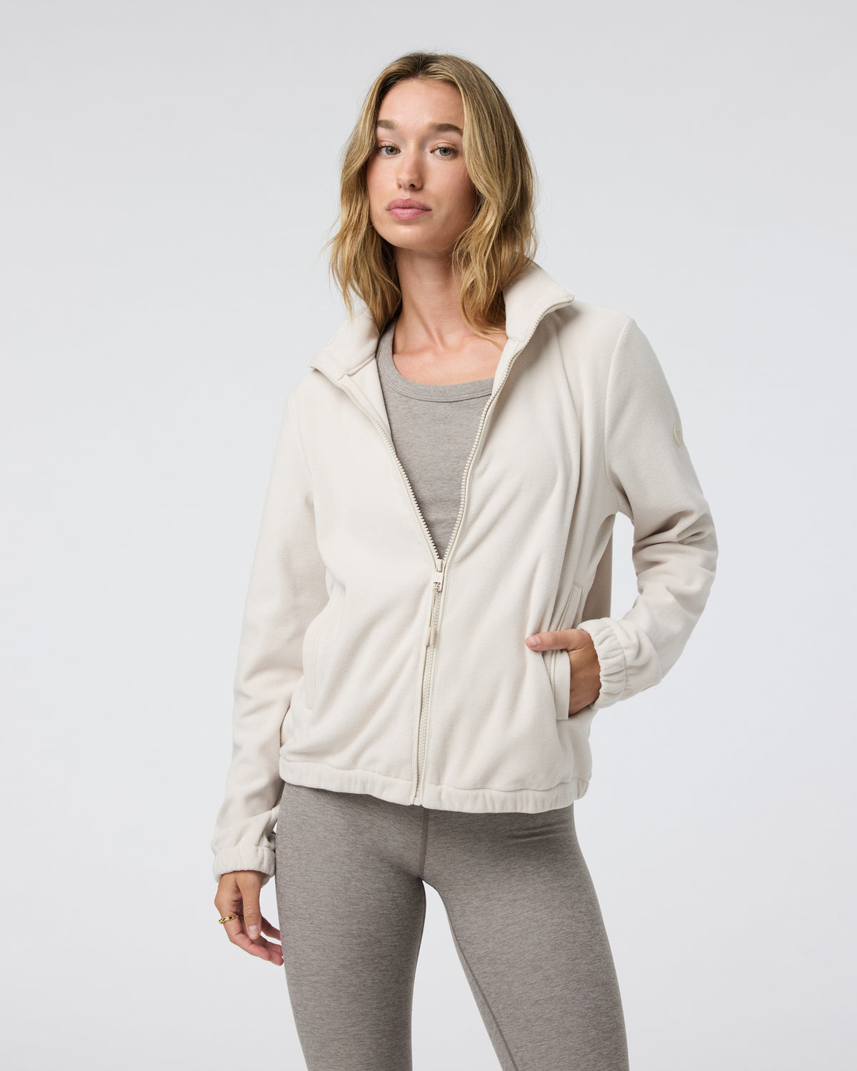 Vuori Women's Aspen Full Zip Dune Fleece Pullover