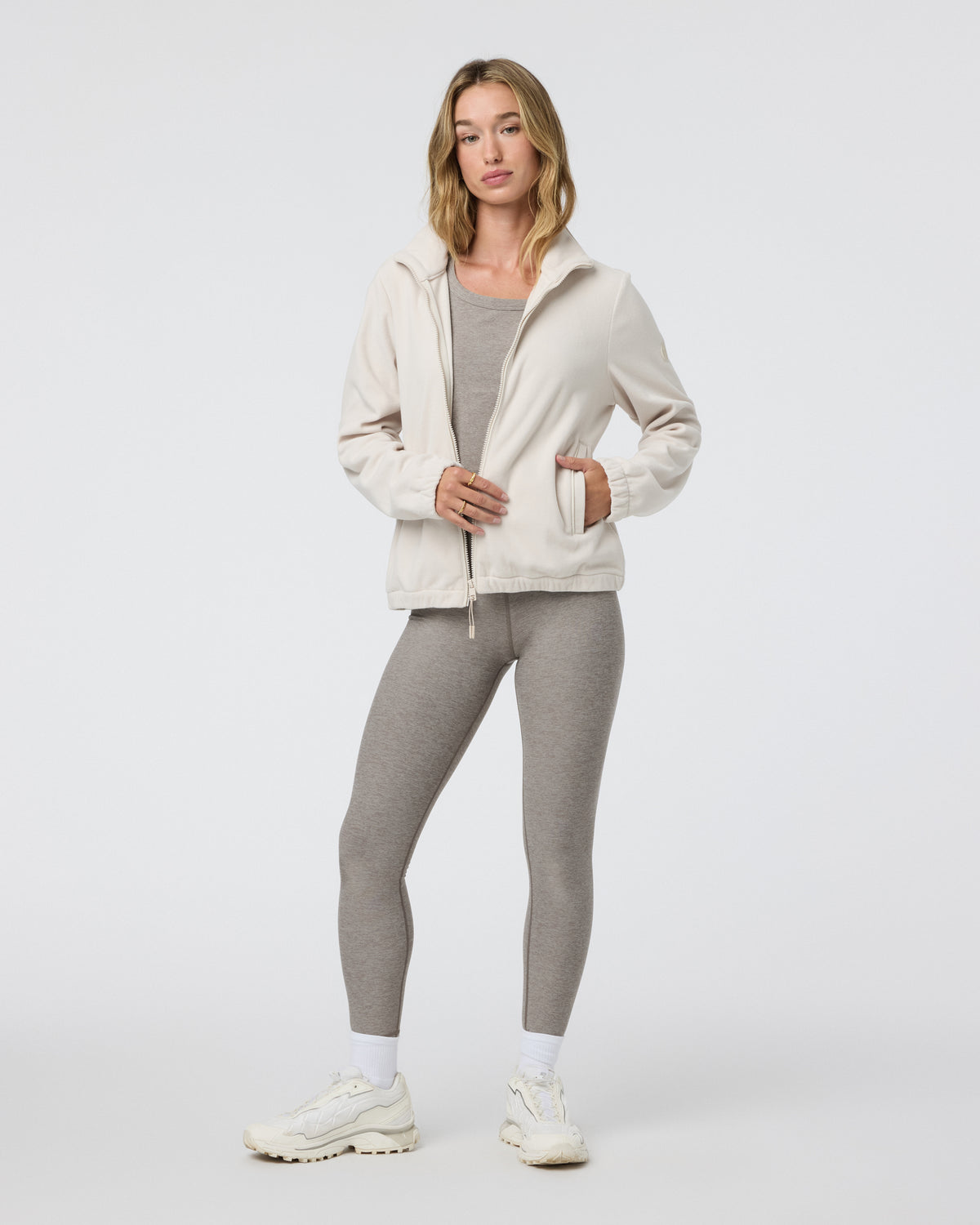 Vuori Women's Aspen Full Zip Dune Fleece Pullover