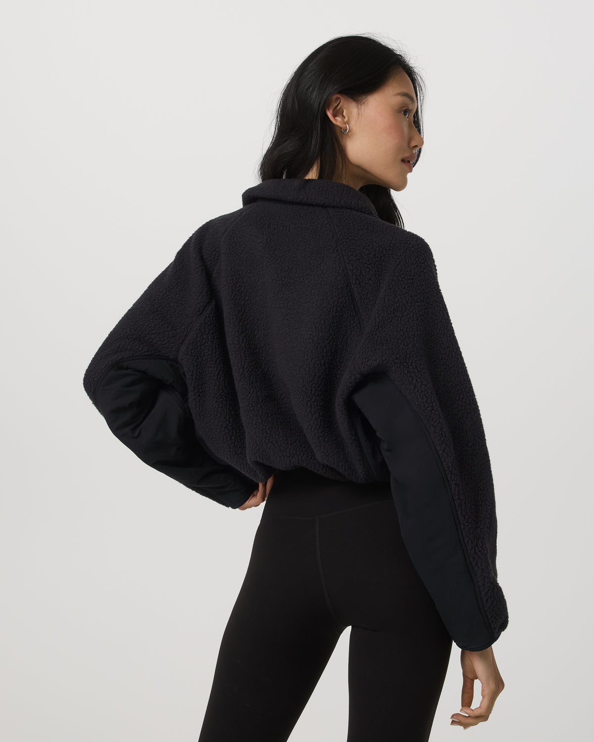 Vuori Alpine Jacket Women's Cozy Fleece Jacket in Black| Vuori