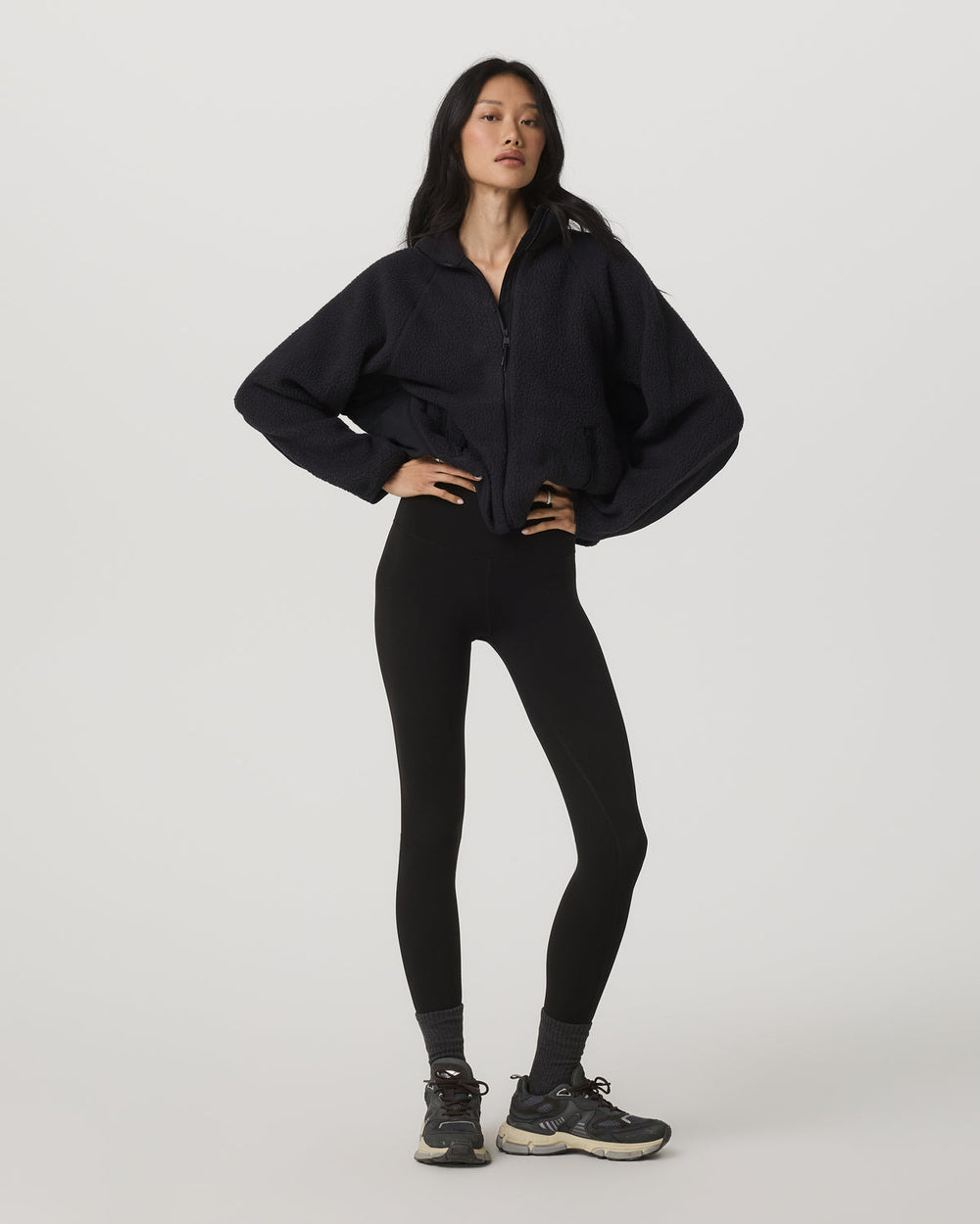 Vuori Alpine Jacket Women's Cozy Fleece Jacket in Black| Vuori