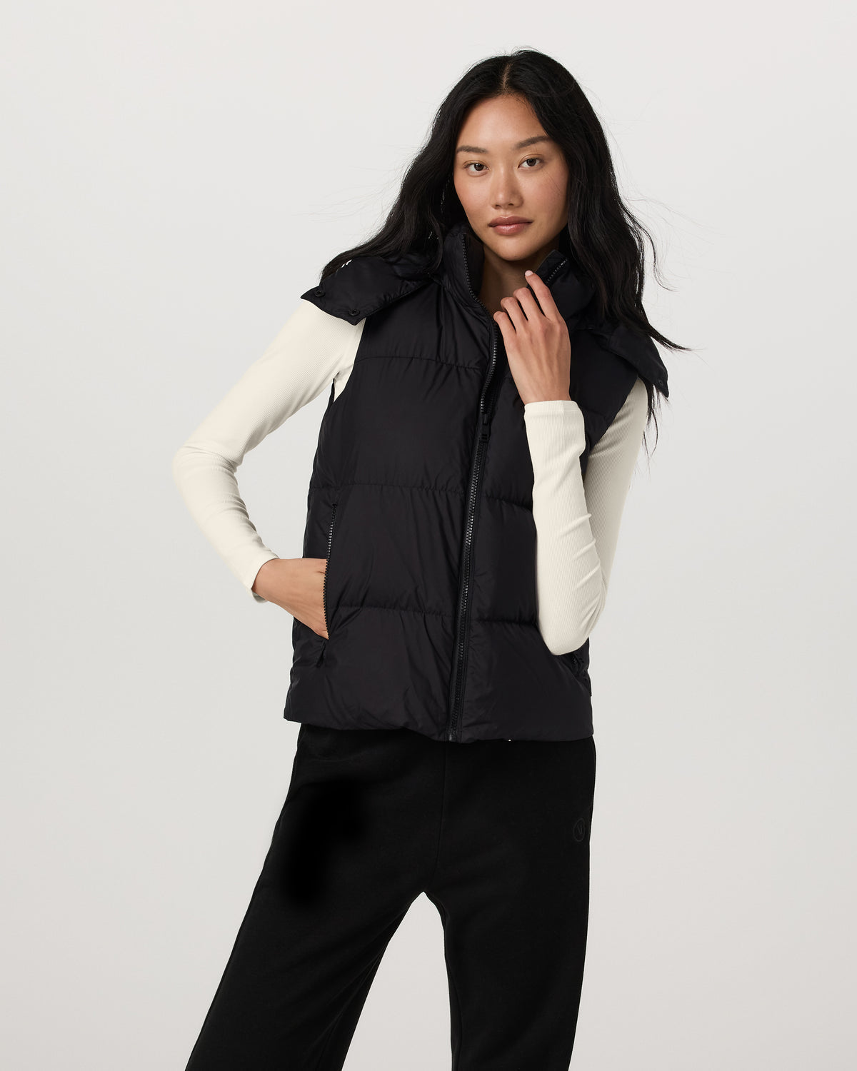 Vuori Alta Down Vest Women's Black Sleeveless Vest