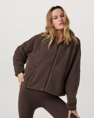 Vuori Alpine Jacket Women's Cozy Fleece Jacket in Java
