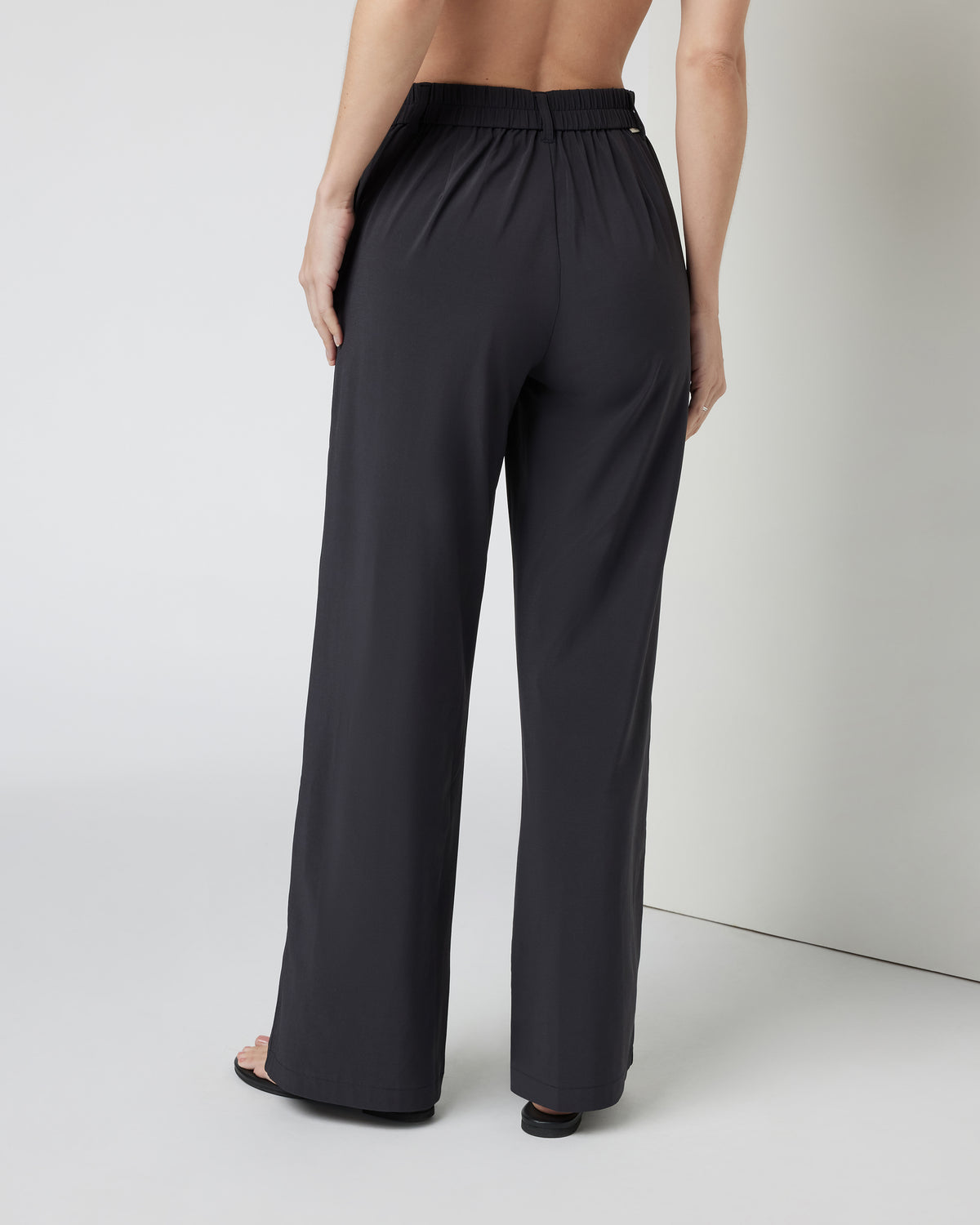 Vuori Villa Trouser-Short Black Tailored Pants