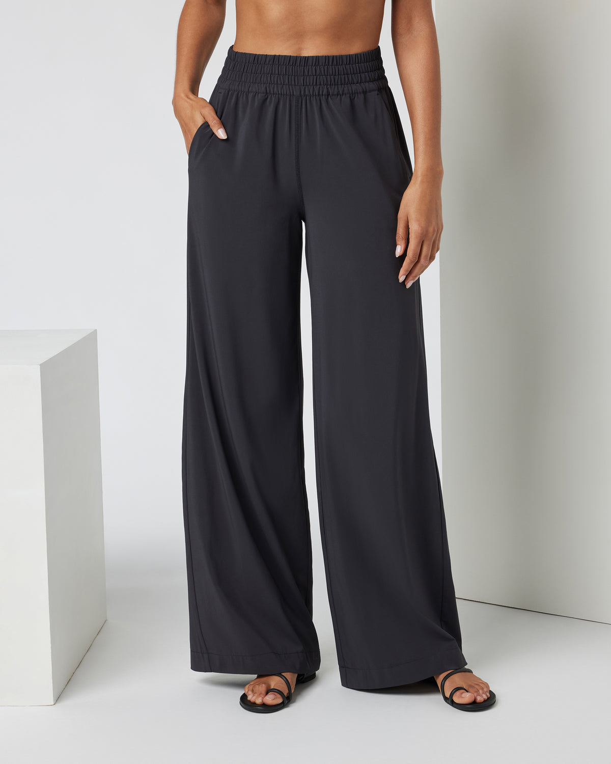 Vuori Villa Wideleg - Long Black Tall Wide Leg Pants