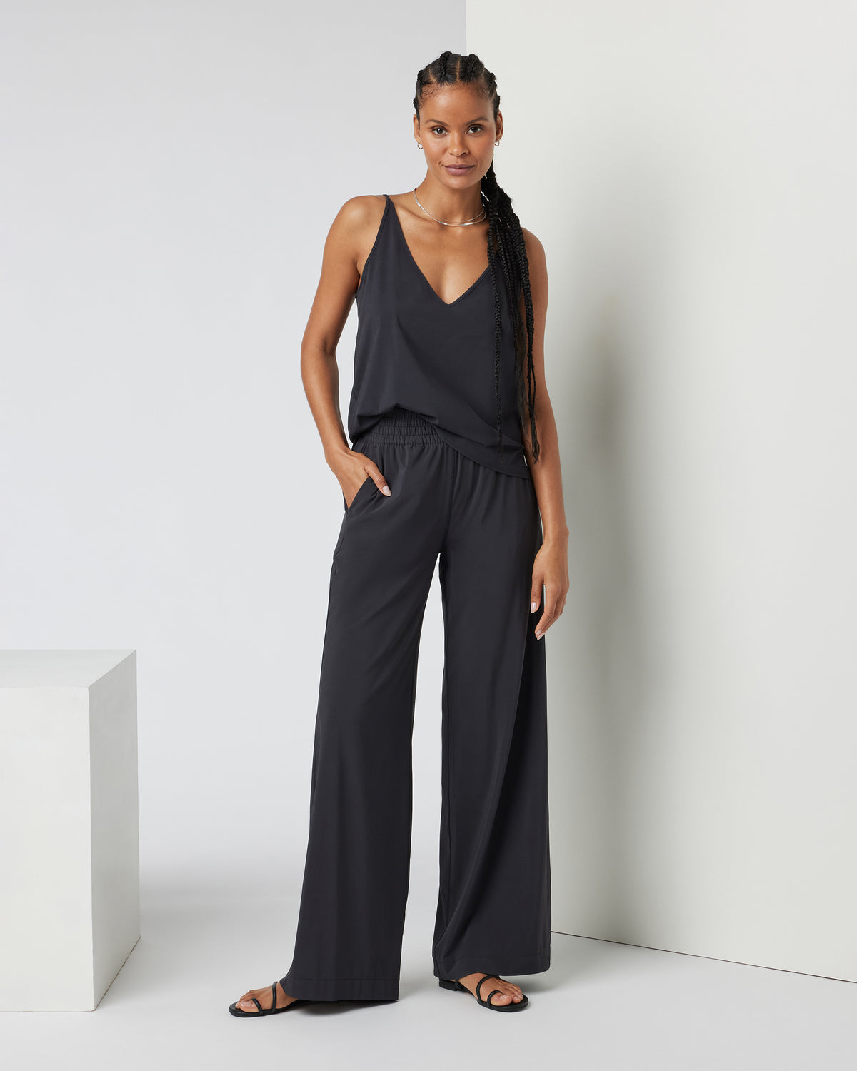 Vuori Villa Wideleg - Long Black Tall Wide Leg Pants