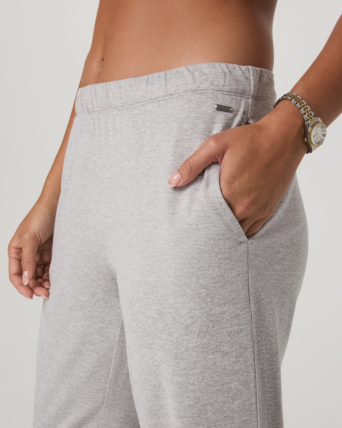 Vuori Women's Halo Modern Straight Leg Pant-Short Pale Grey
