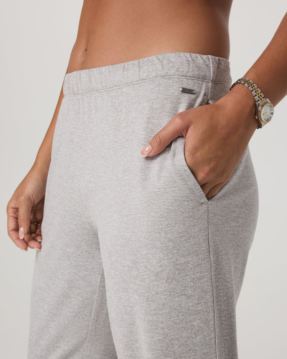 Vuori Women's Halo Modern Straight Leg Pant-Short Pale Grey