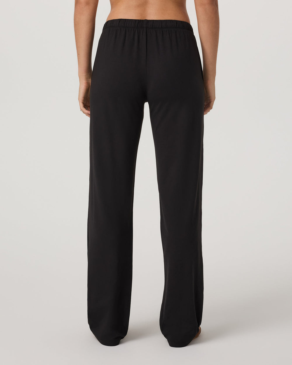 Vuori Halo Straight Leg - Long Women's Solid Black Pants