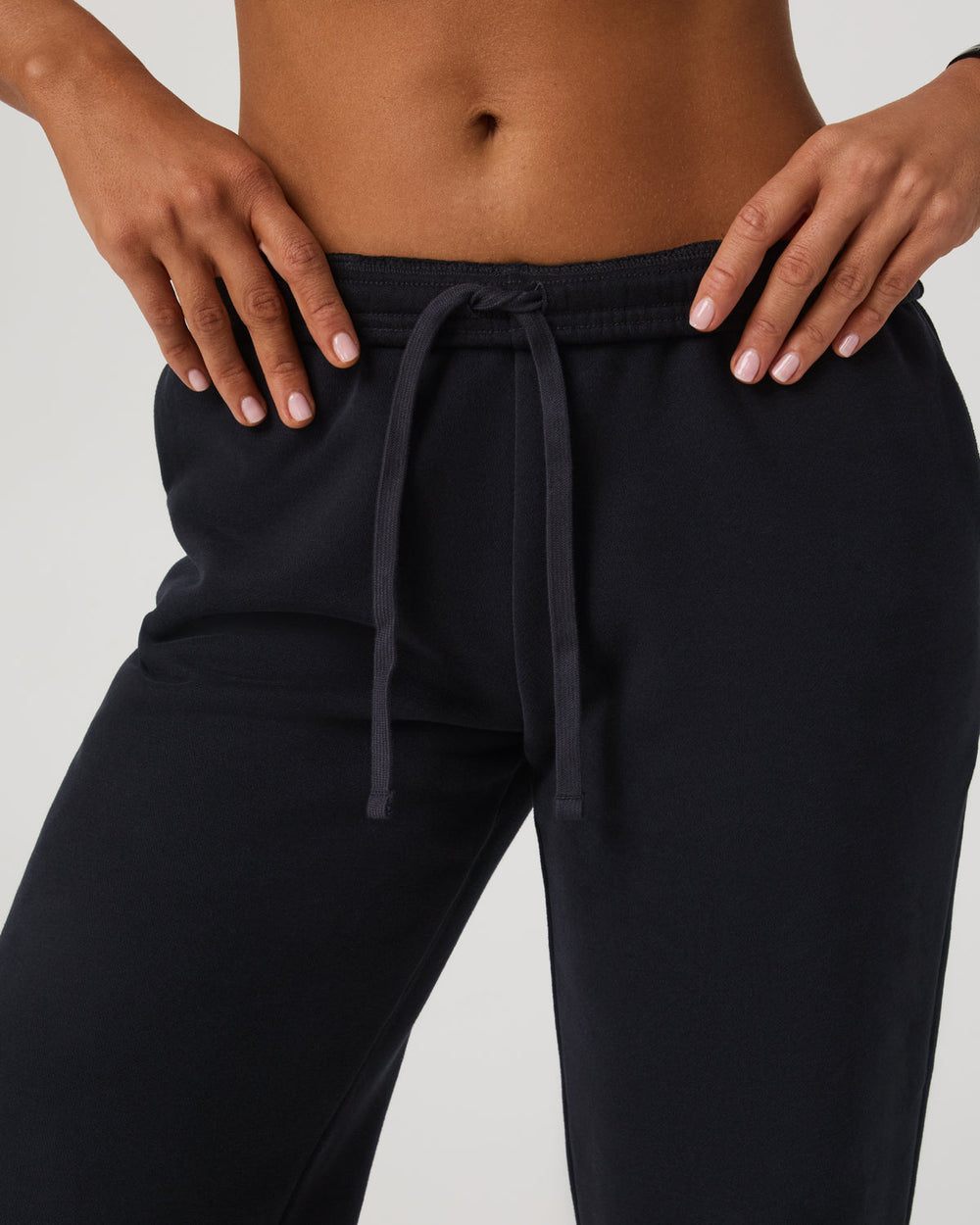 Vuori Women's Restore Straight Leg Sweatpant Washed Black
