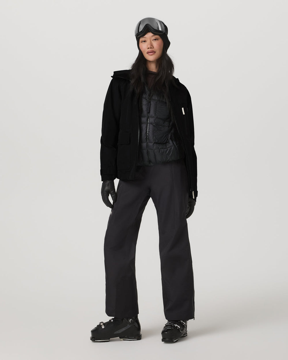 Vuori Women's Taika Snow Bib Black Ski/Board Bottoms