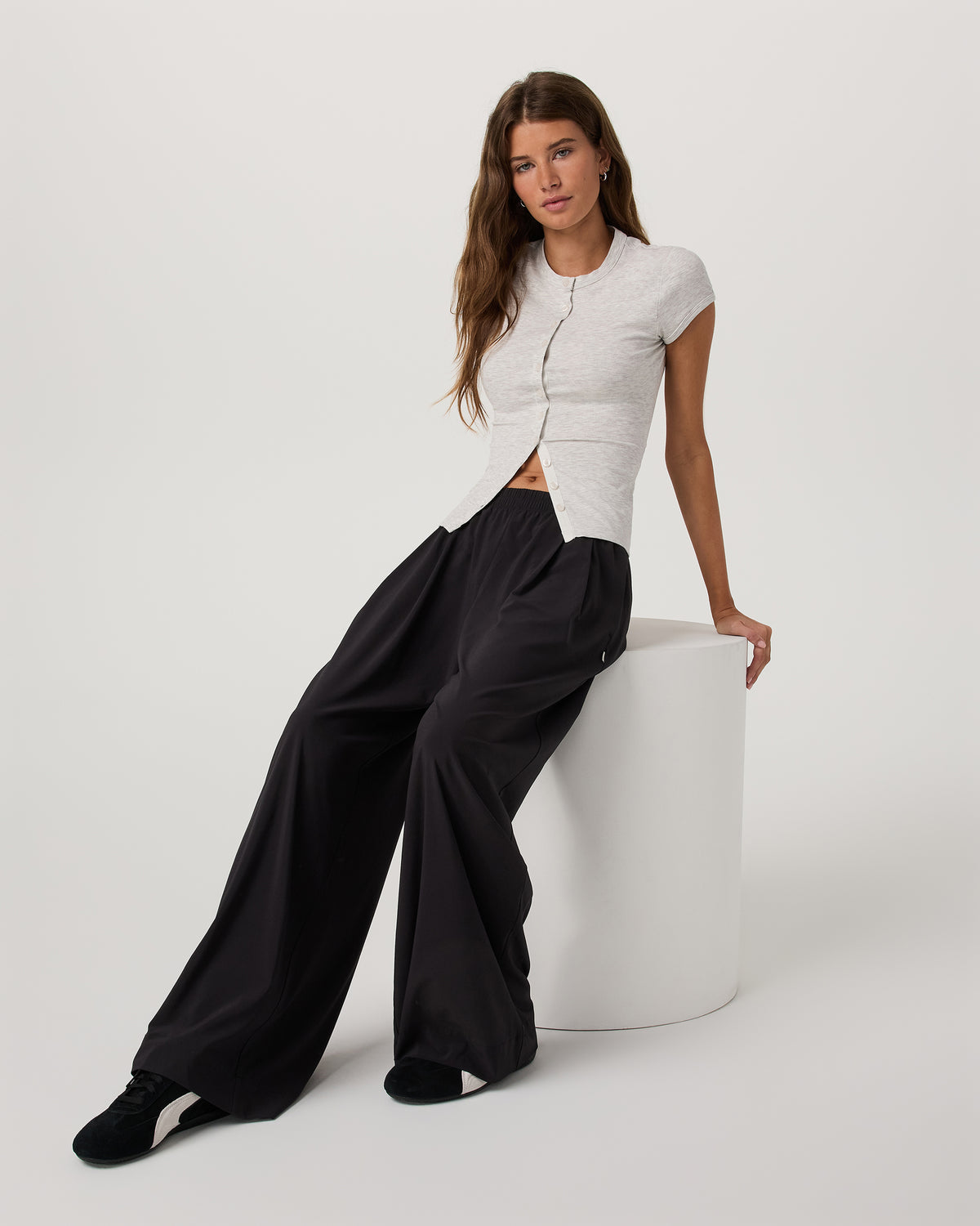 Vuori Villa Vibes Wideleg Women's Black Ultra-Wide Leg Pants