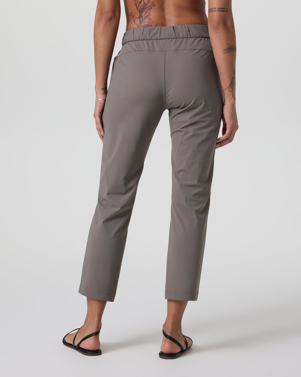 Vuori Miles Ankle Pant Women's Chia Cropped Pants